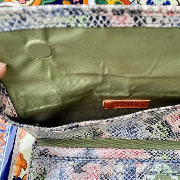 Hobo – Sadie Trifold Leather Wallet - Picture 8 of 8